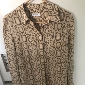 Signature Equipment Blouse